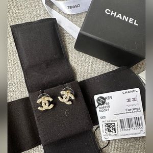 CHANEL Pearl & Strass CC Stud Earrings